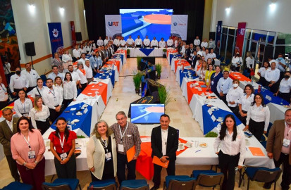 Preside Rector con sectores de Nuevo Laredo la reunión Conecta UAT