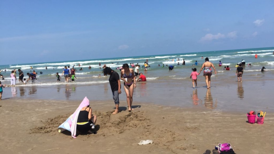 Preparan la playa para periodo vacacional