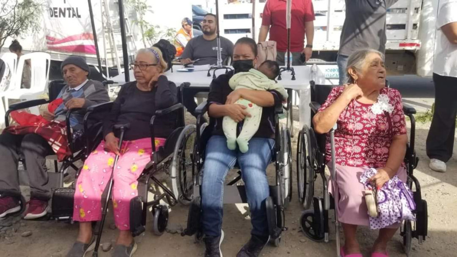 Agradecen familias por acercar los programas y servicios 