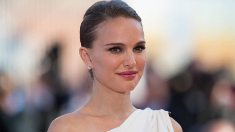 Portman imita a Bobby Brown y usuarios en redes enloquecen