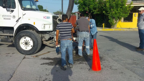 Comapa trabaja con equipo vactor