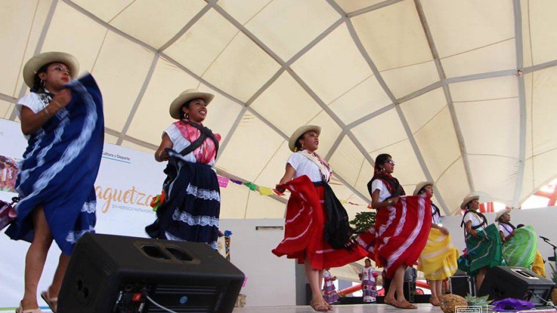 Llevan a cabo "Guelaguetza" en Matamoros