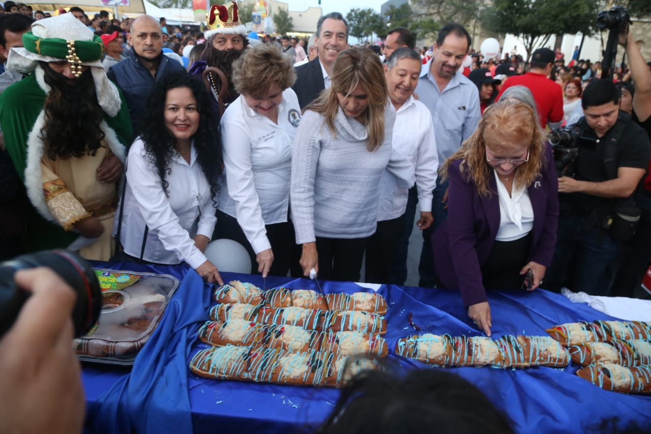 Celebra Maki Ortiz a niños reynosenses su Día de Reyes