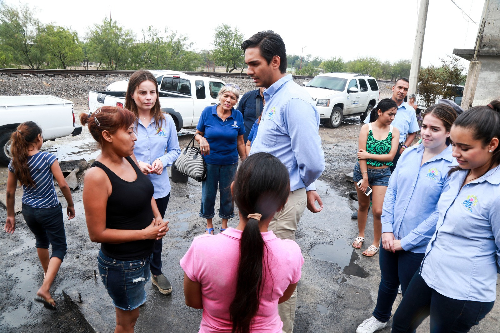 Visita DIF Reynosa a familias que se quedaron sin casa