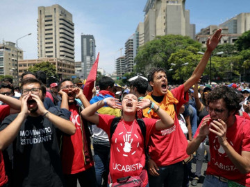 Siguen marchas en Venezuela