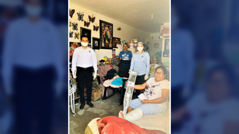 Entrega DIF Reynosa silla de ruedas y muletas