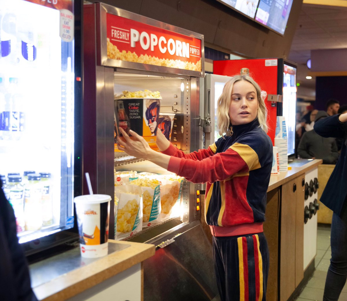 Brie Larson vende dulces a quienes fueron a ver 'Captain Marvel'