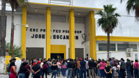 Rinde protesta nueva mesa directiva de la preparatoria Escandón