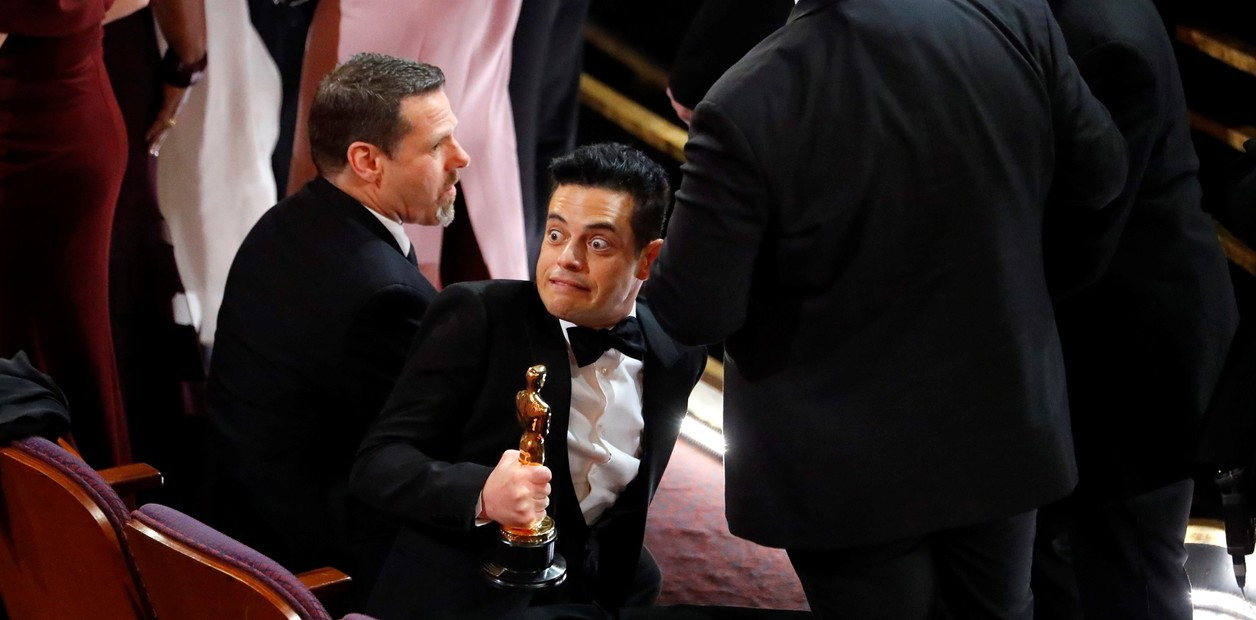  Rami Malek se cae al terminar la ceremonia de los Oscar 