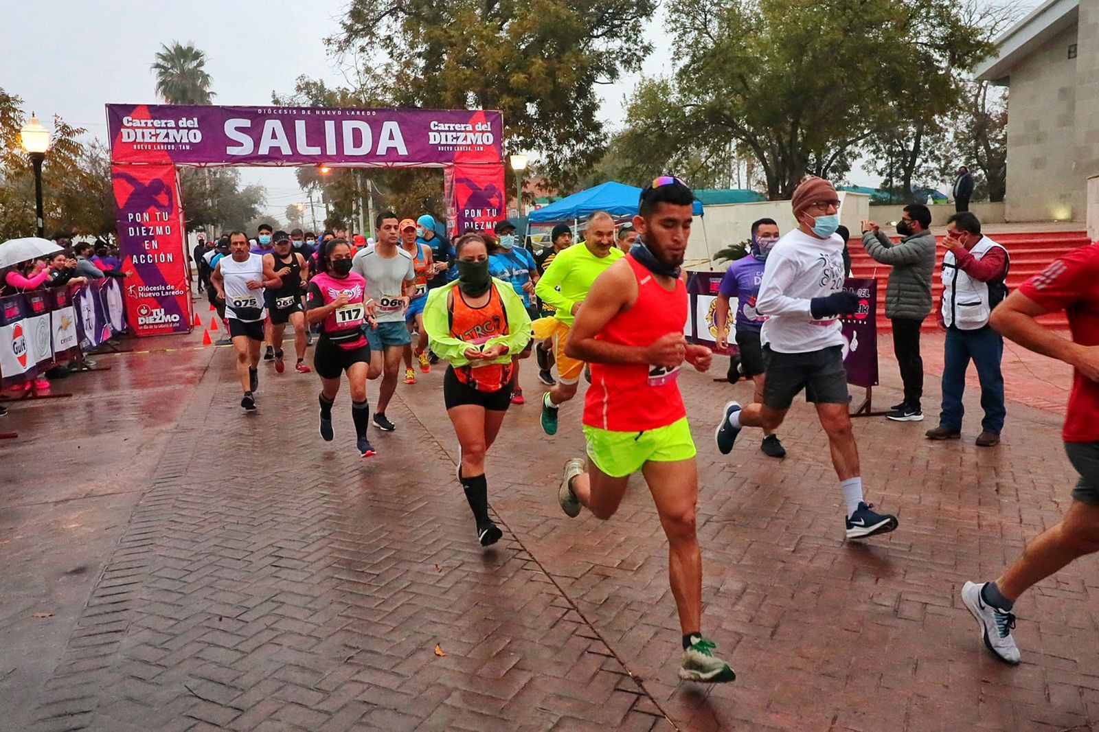 Más de 430 participan en la carrera del diezmo