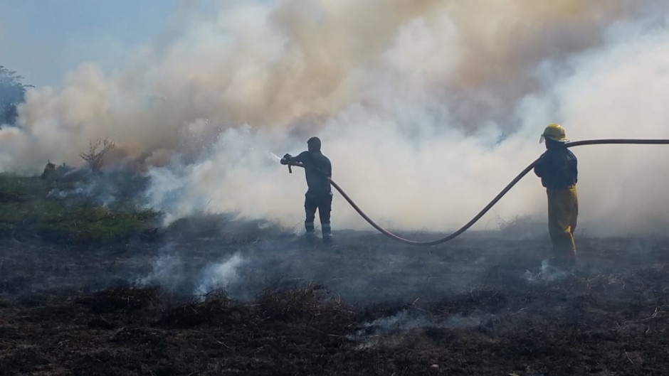 Evacúan kinder por incendio de tular