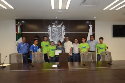 ⁠⁠⁠Visitan Presidencia Municipal medallistas de Plata de Durango