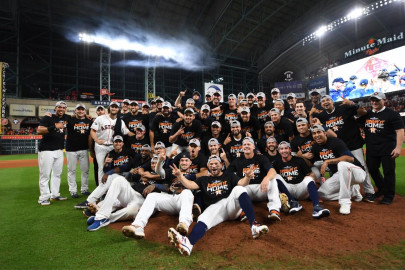 Astros ganan Serie Divisional y van por los Yankees