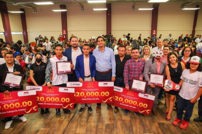 Entregó Carlos Peña Ortiz Premio Municipal del Deporte 2022 