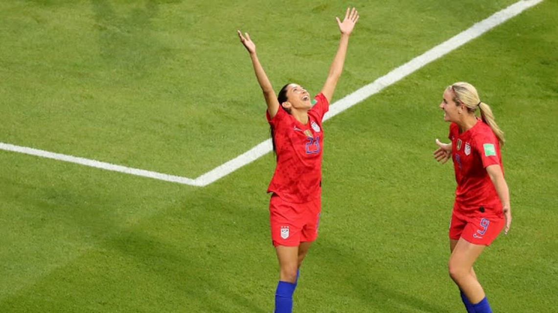 Estados Unidos vence a Inglaterra y es la primera finalista del Mundial Femenil