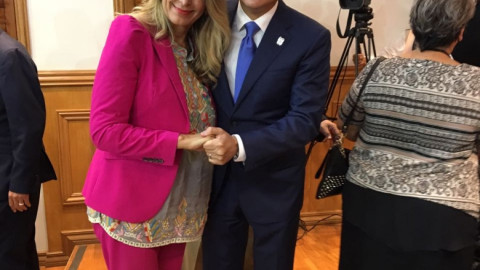 Felicita Maki Ortiz a Alcalde de Nuevo Laredo por su Segundo Informe