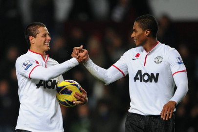 Chicharito manda emotivo mensaje a Antonio Valencia tras su llegada al Querétaro 