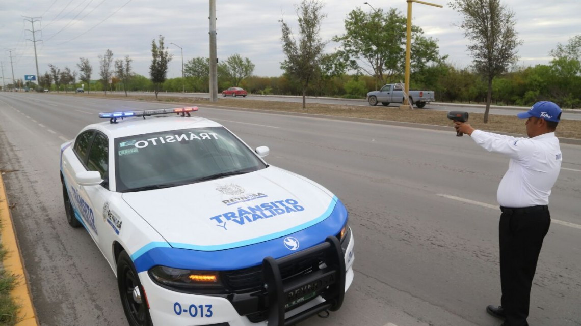 Invita Tránsito y Vialidad a respetar límites de velocidad