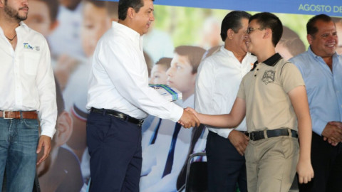 Inaugura Gobernador ciclo escolar 2017-2018 