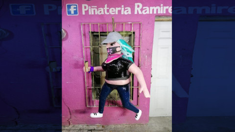 Crean Piñata de “La Reinota”; arremeten en redes contra piñatería 