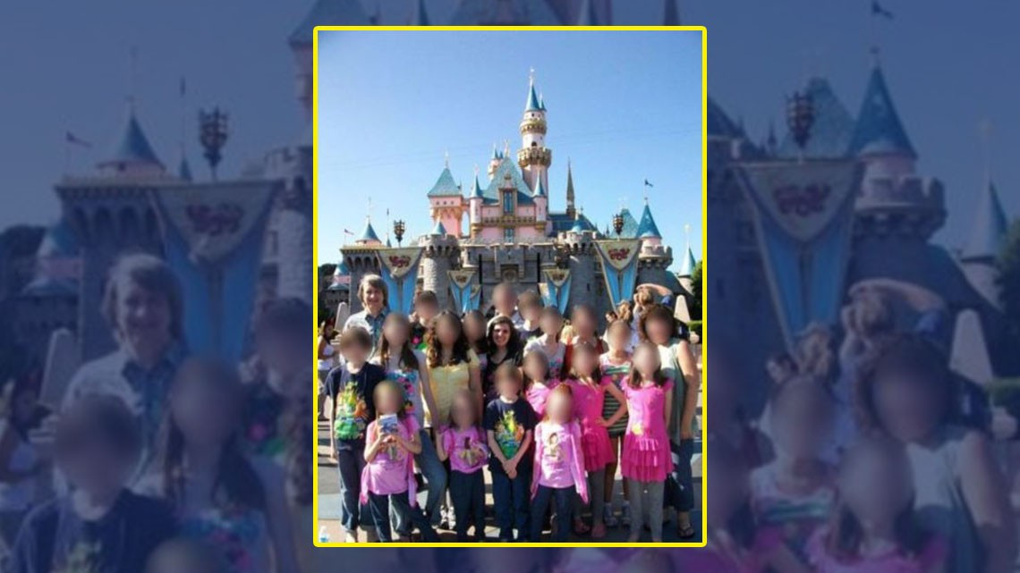 Padres de niños encadenados comparecerán el jueves