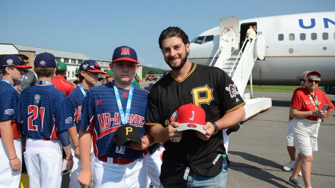 Piratas y Cardenales conviven con jugadores de Ligas Pequeñas