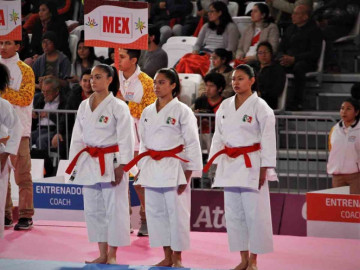 Platas para México en la disciplina de karate