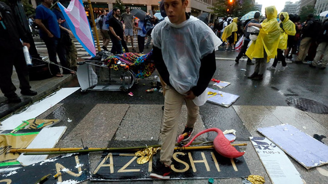 Supremacistas blancos se manifiestan en Washington