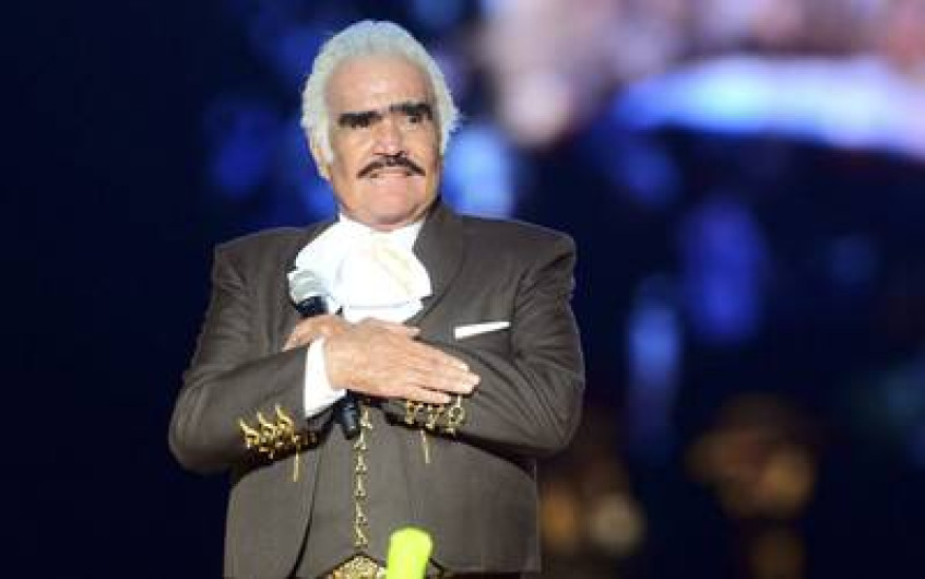 Reportan como crítica la salud de Vicente Fernández