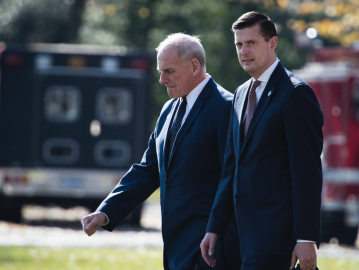 Kelly amenaza con renuncia tras escándalos en Casa Blanca