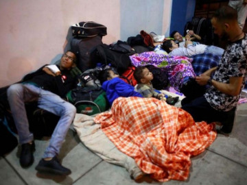 Venezolanos saturan frontera con Perú en último día para solicitar asilo