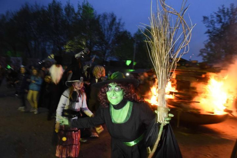 Detienen a 116 personas la noche de Halloween en Francia