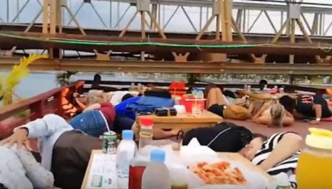 ¡Cuidado con el puente! Todos abajo