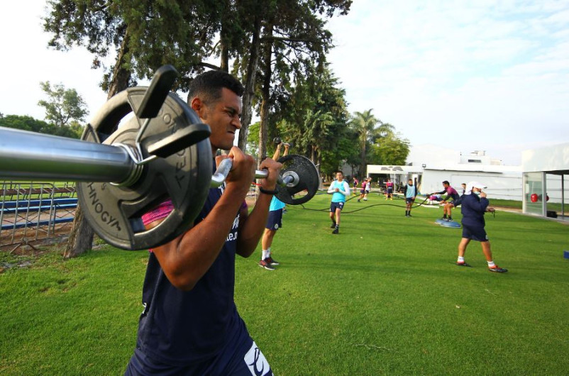 Chivas continúa su preparación libre de casos de COVID-19