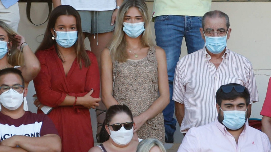 Enrique Ponce es parte de la pandilla de su novia Ana Soria