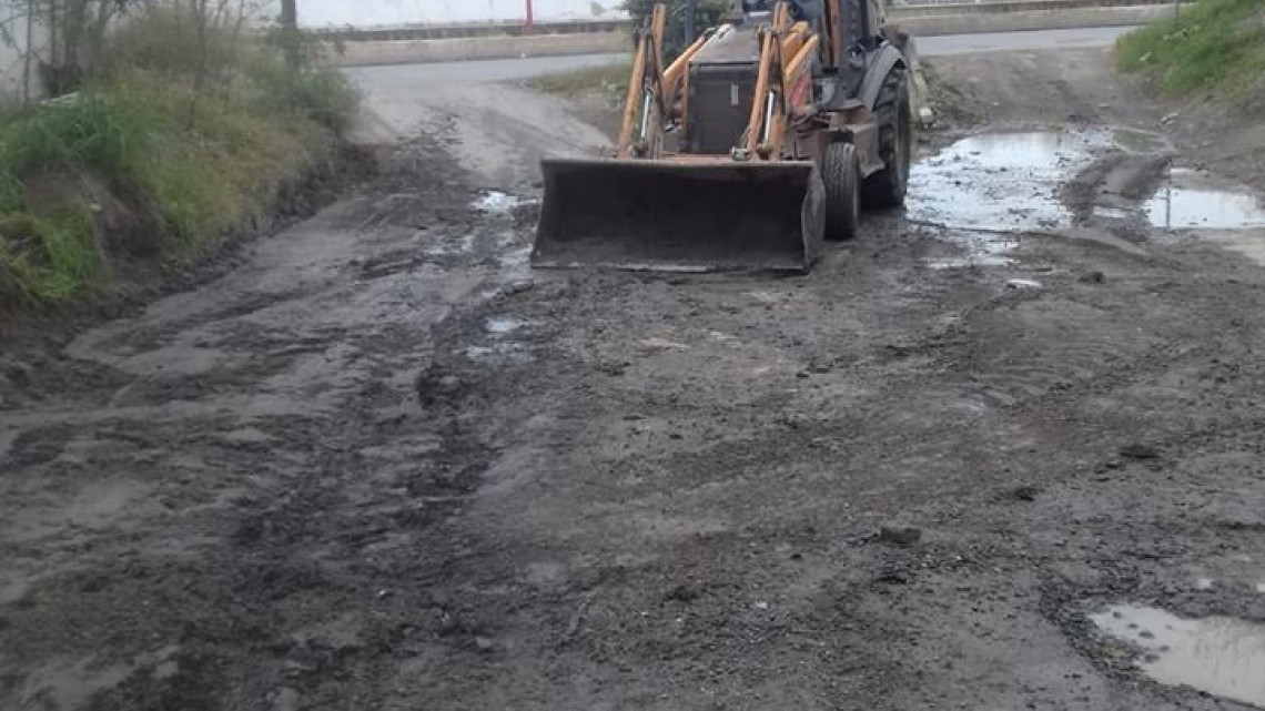 Comapa trabaja con equipo vactor