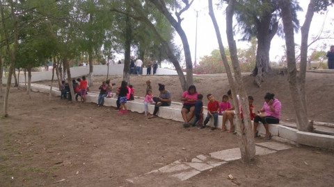 Visita campamento de migrantes personal de la Coordinación Nacional de Protección Civil