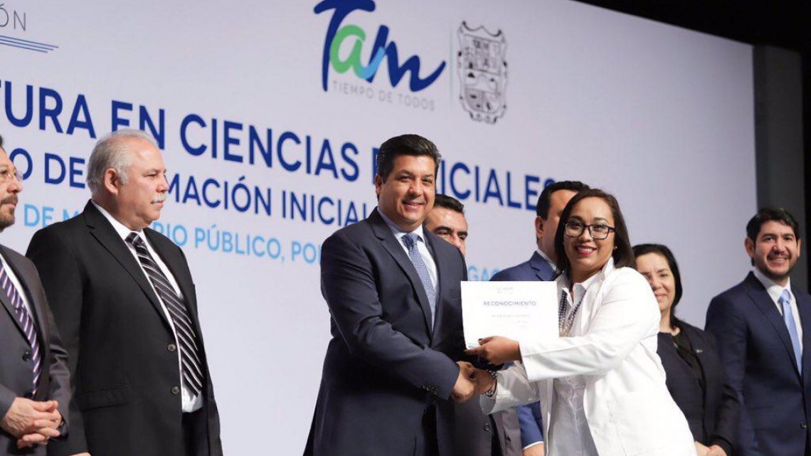 Se gradúan elementos de la Universidad de Seguridad y Justicia