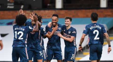 Arsenal golea al Fulham en inicio de la Premier League