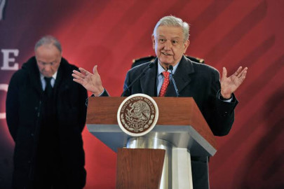 INE rechaza suspender "las mañaneras" de AMLO