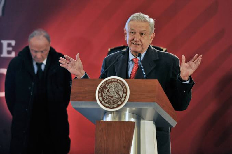 INE rechaza suspender "las mañaneras" de AMLO