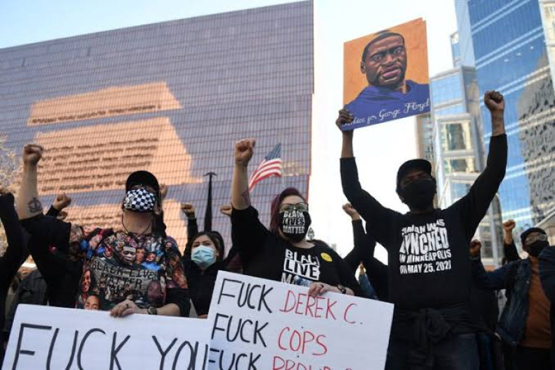 Familia de George Floyd recibirá compensación de 27 mdd por su muerte