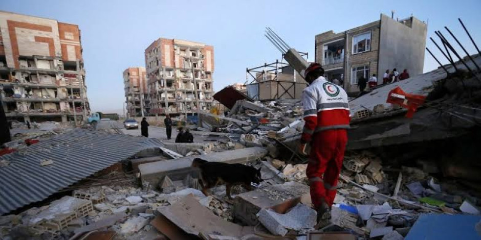 Sismo de 6.4 grados deja al menos 730 heridos en Irán