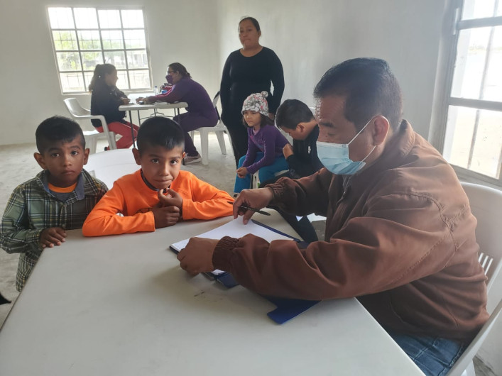 Llevan Gobierno de Matamoros e integrantes del Cabildo beneficios para mujeres y niñas del Poblado Higuerillas