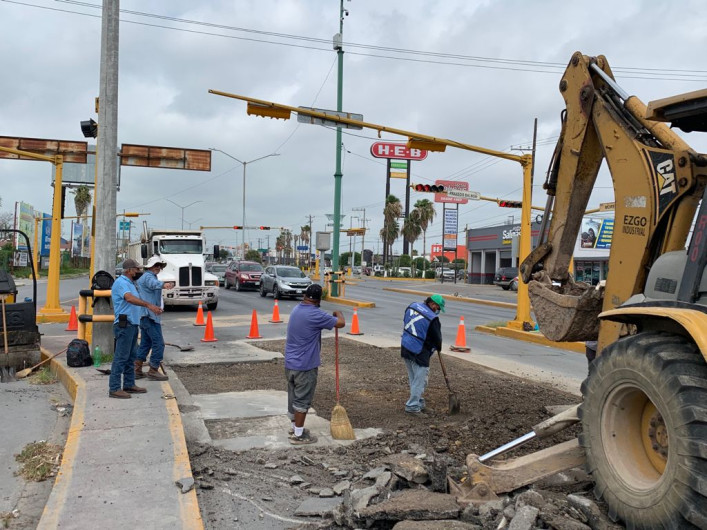 Rehabilita Municipio vialidades con 40 toneladas de asfalto 