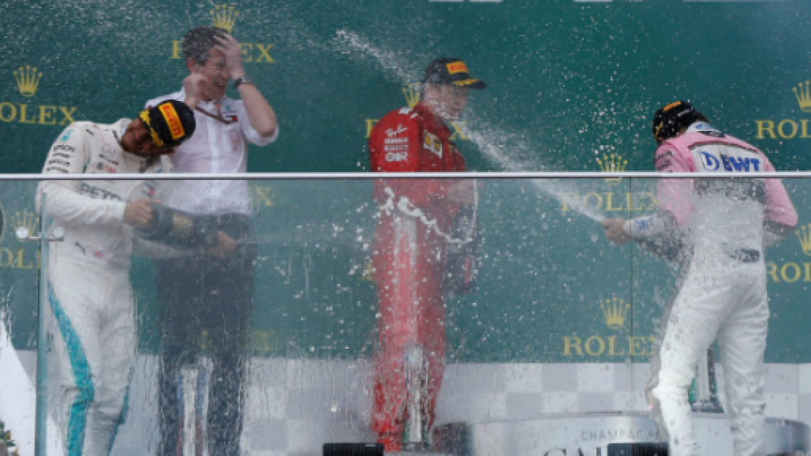 Sergio Pérez se lleva el tercer lugar en el podio de Azerbaiyán