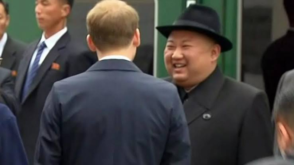 Líder norcoreano llega a Vladivostok para cumbre con Putin