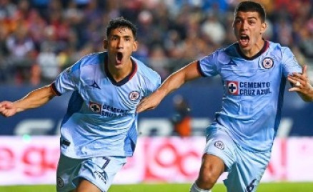 Cruz Azul vence 2-1 al líder Atlético San Luis
