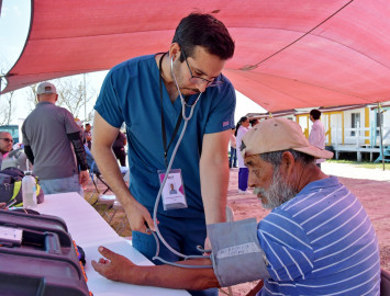 Llevan Secretaría de Salud Municipal y DIF Matamoros Jornada de Salud a Playa Bagdad 