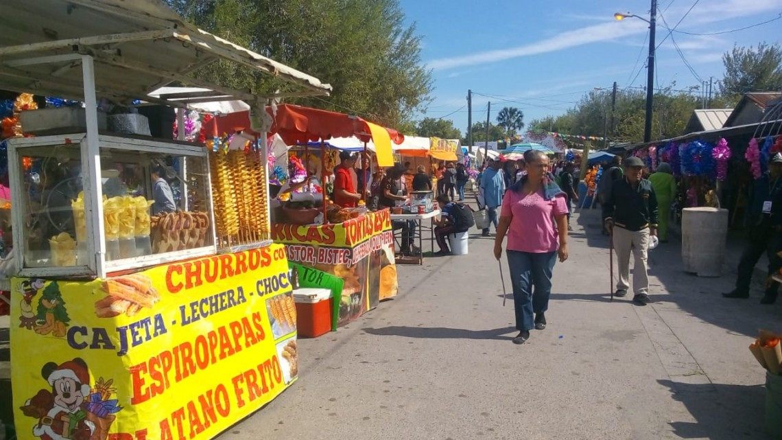 En los panteones de Matamoros empiezan a llegar los Vivos a visitar a sus Muertos